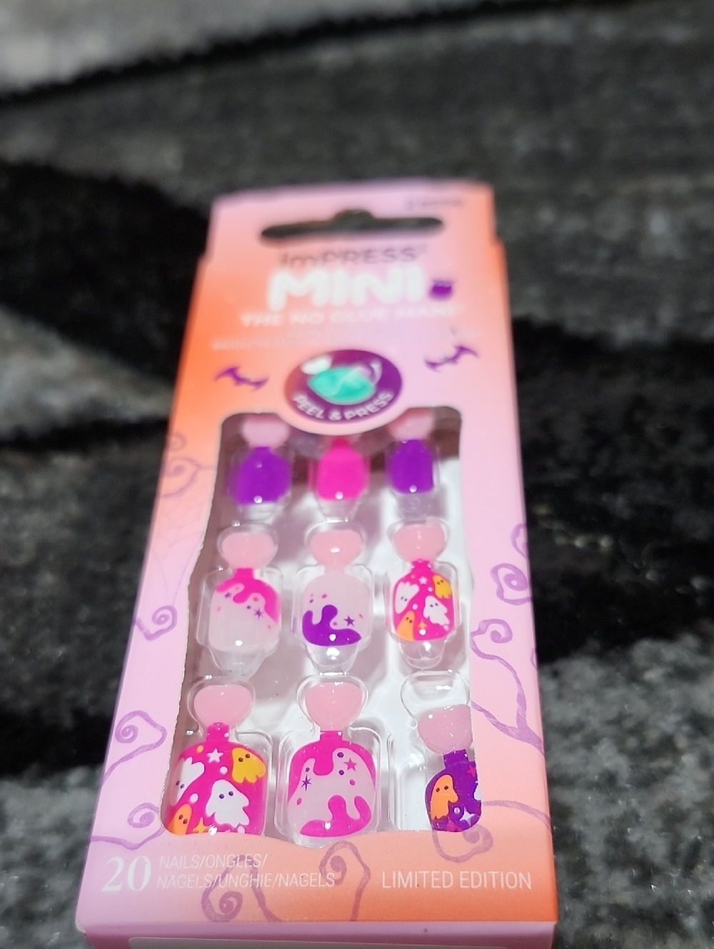IMPRESS LIMITED EDITION MULTI-COLOR GHOST DESIGN GLOW-IN-DARK PEEL & PRESS NAILS